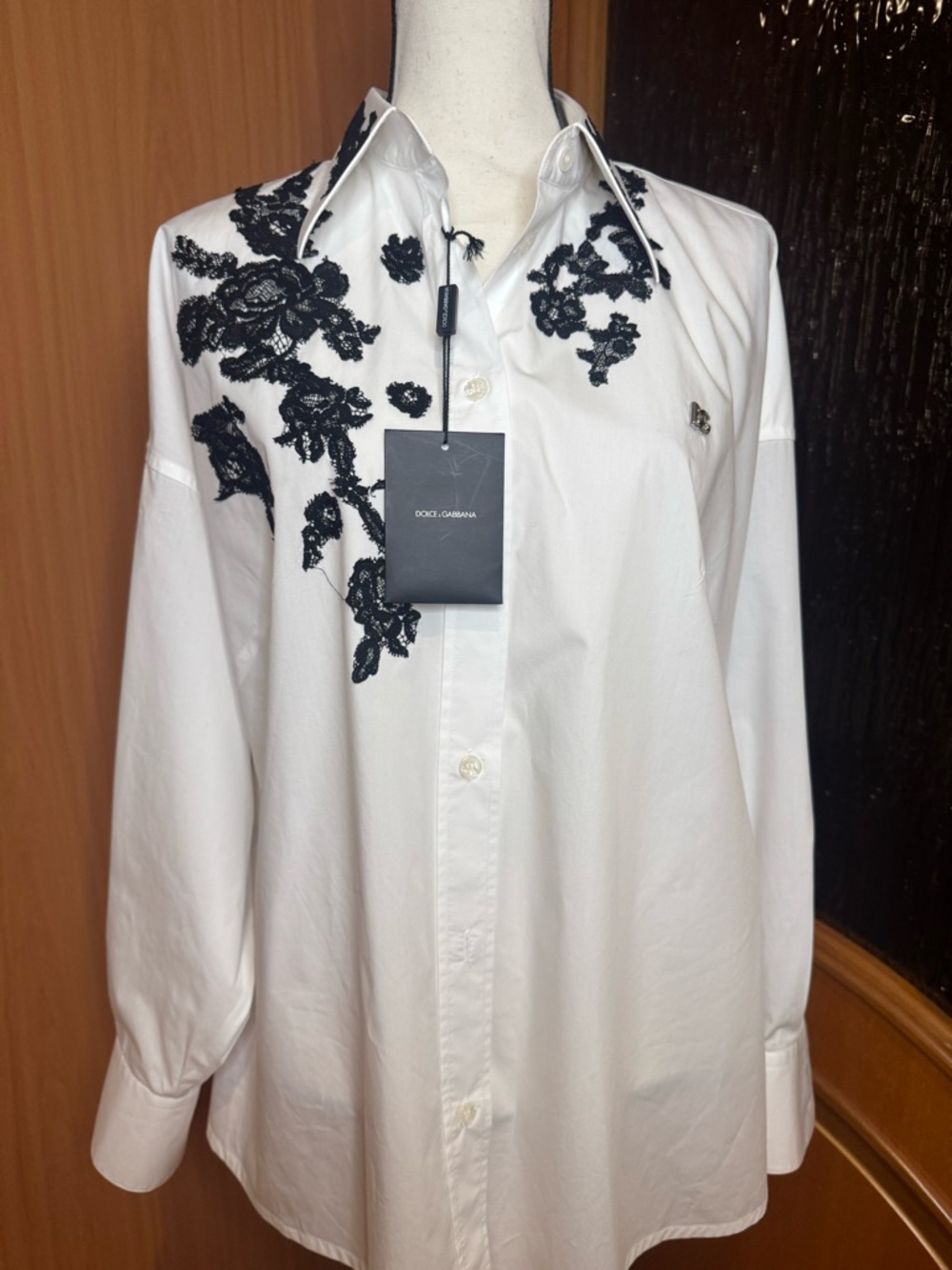 Dolce & Gabbana White oversized Shirt with Black Floral Lace Appliqué. Sz 12/14